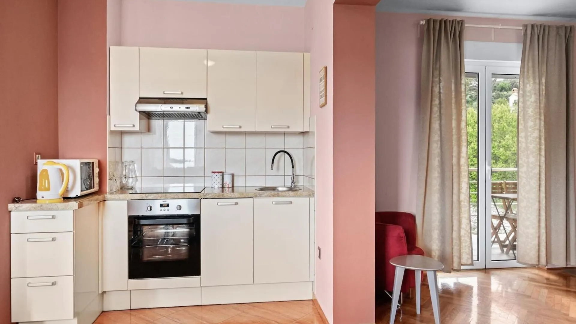 Family Apartment In Sunny Island Of Rab Kampor